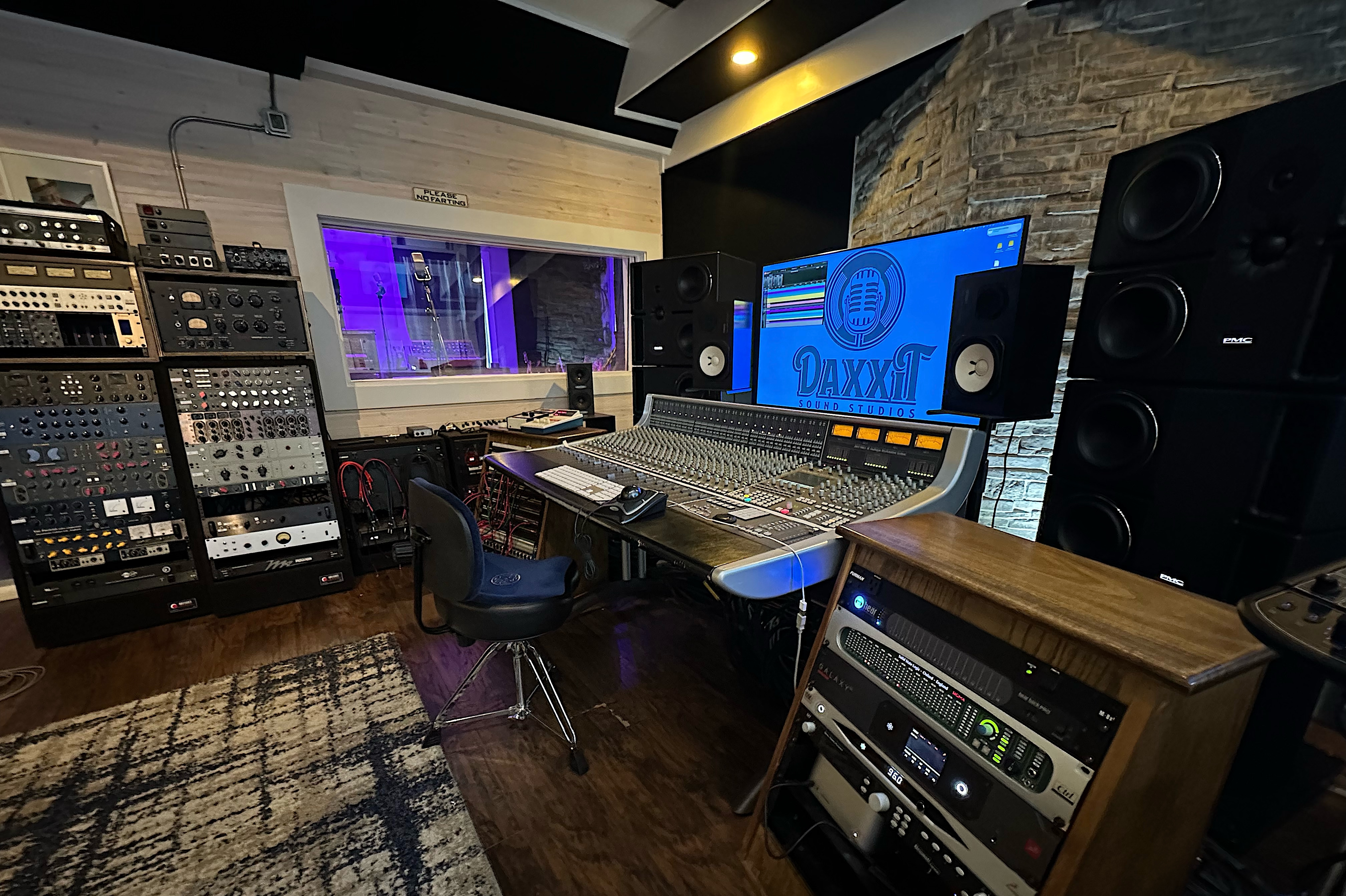 Real studio photo for Daxxit Sound Studios